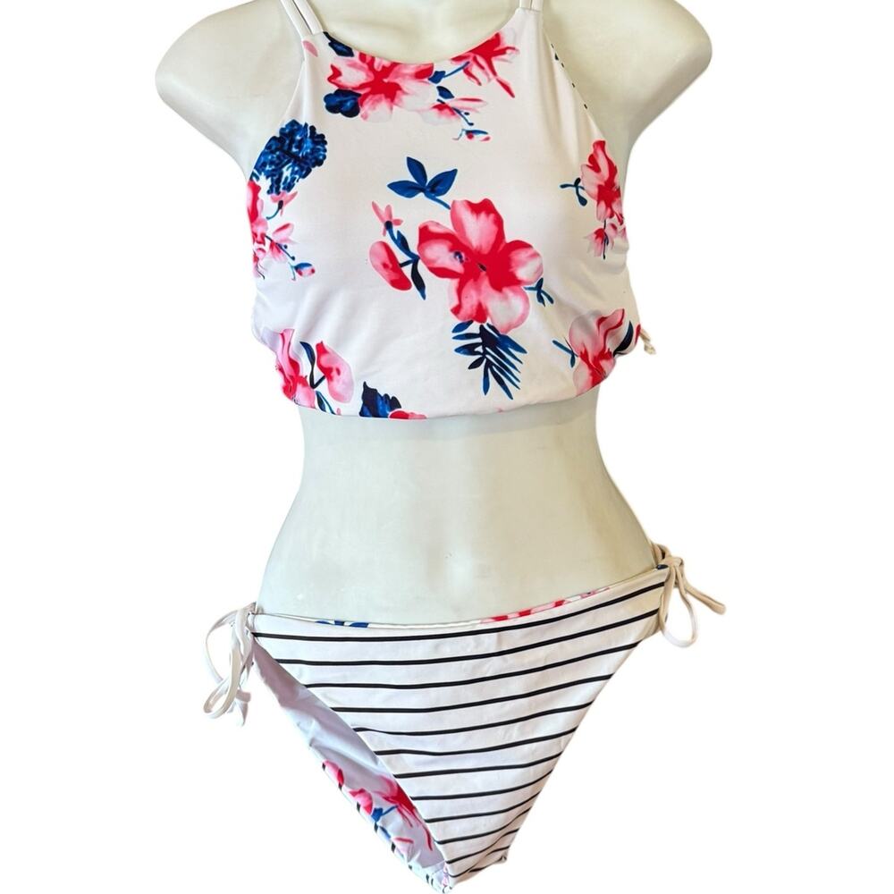 No Brand Women’s Reversible Bikini in Floral and Stripes Womens Small/Medium